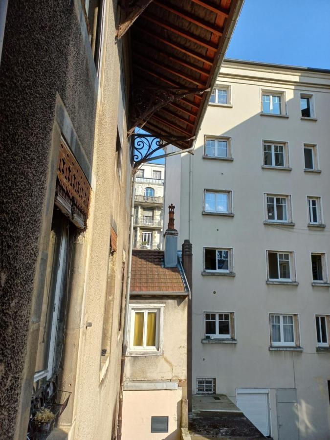 Le Carnot, A Deux Pas Du Centre Ville Μπεζανσόν Εξωτερικό φωτογραφία