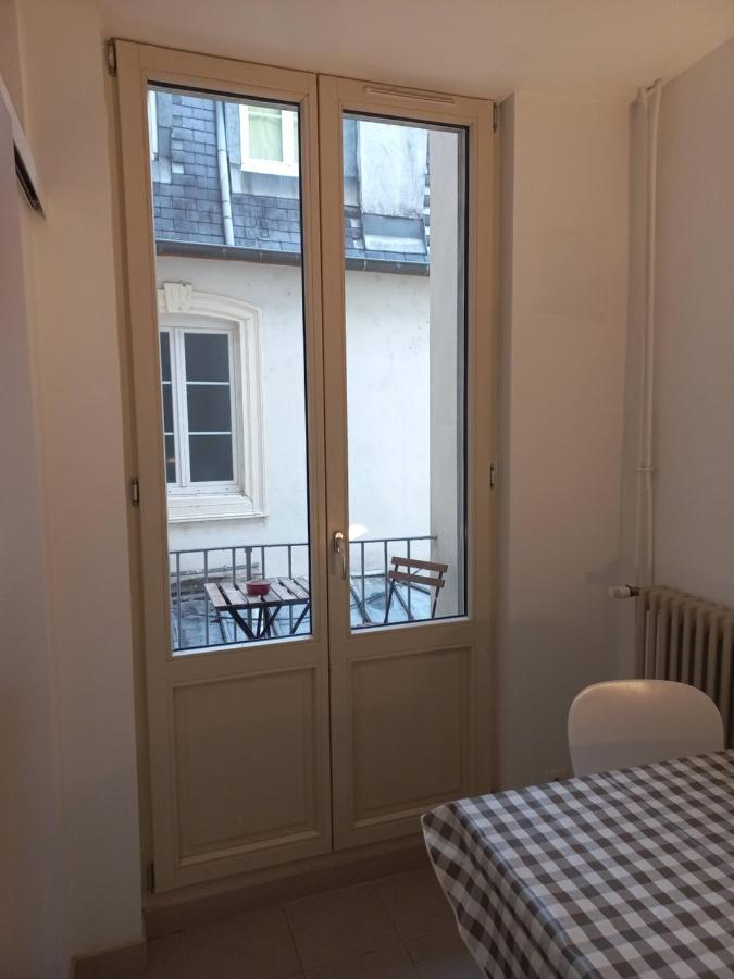 Le Carnot, A Deux Pas Du Centre Ville Μπεζανσόν Εξωτερικό φωτογραφία