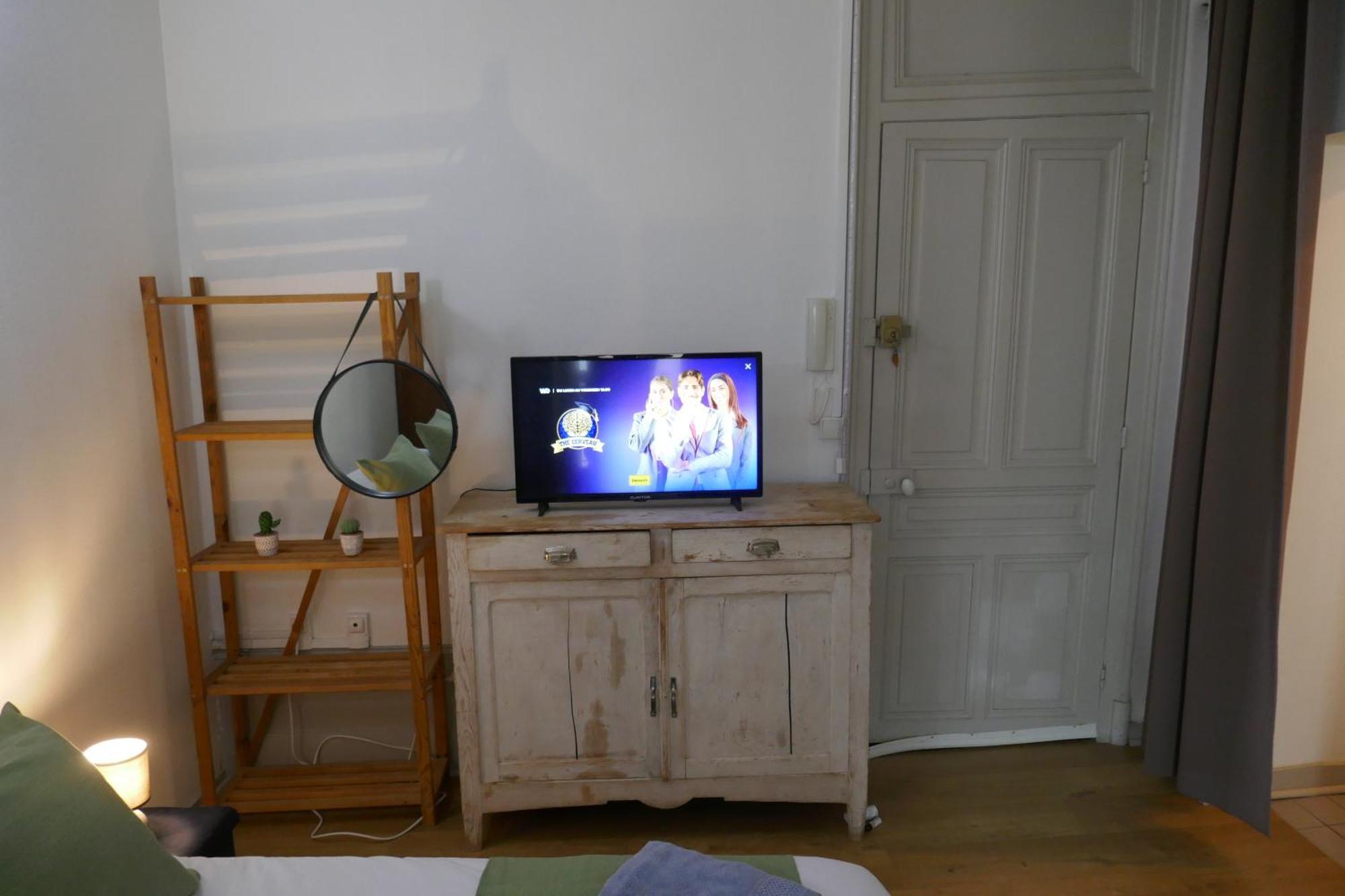 Le Carnot, A Deux Pas Du Centre Ville Μπεζανσόν Εξωτερικό φωτογραφία